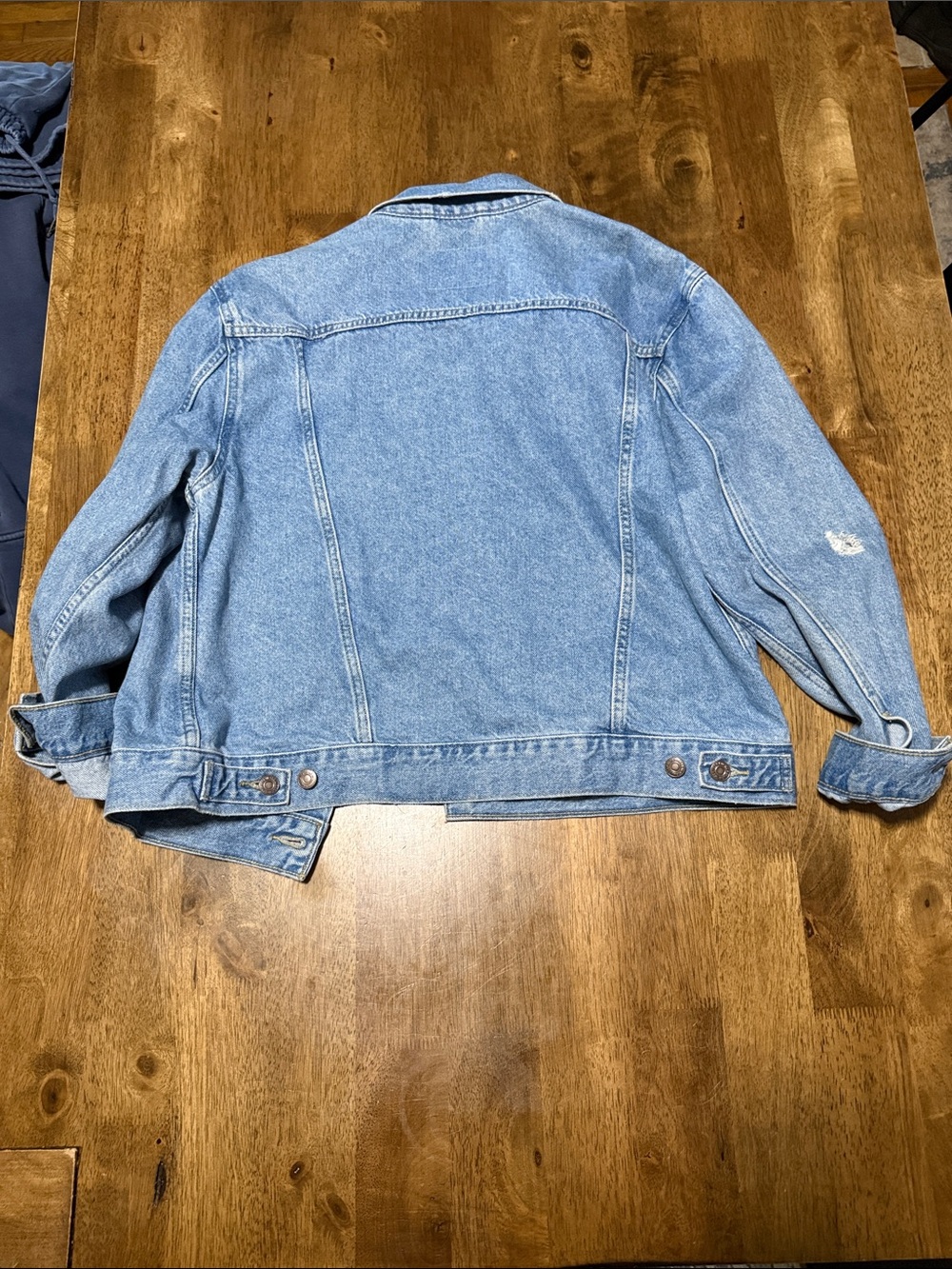 Levi's Light Blue Denim Trucker Jacket - Picture 4 of 4